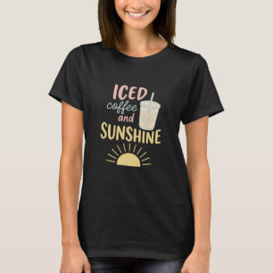 Eiskaffee und Sonnenschein Pastell-Ästhetik Sommer T-Shirt