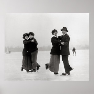 Eislaufpaare, 1915. Altes Winterfoto Poster