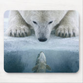 Eisstandoff zwischen Eisbär und Fisch Mousepad (Vorne)