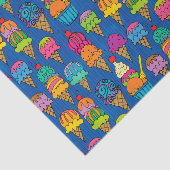 Eistüten auf Blau Seidenpapier (Ausschnitt)