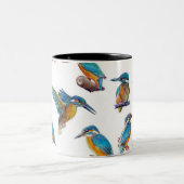 Eisvögel gemalt auf einem weißen Hintergrund Zweifarbige Tasse (Mittel)