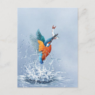Eisvogelfliegen aus dem Wasser heraus Postkarte