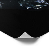 Eiswürfel, die in Wasser gespritzt werden Poster (Ecke)