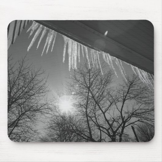 Eiszapfen auf Dach und Sonne Mousepad (Vorne)