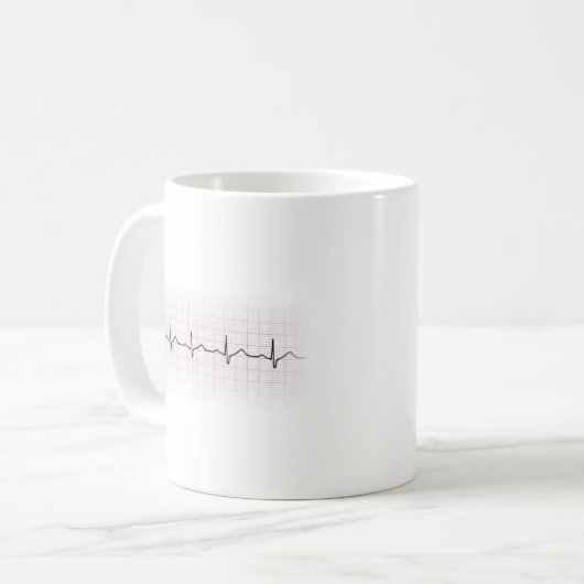 EKG Herzschlag auf Zeichenpapier mit Kaffeetasse (Vorderseite Links)