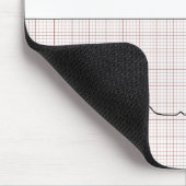 EKG Herzschlag auf Zeichenpapier mit Mousepad (Ecke)
