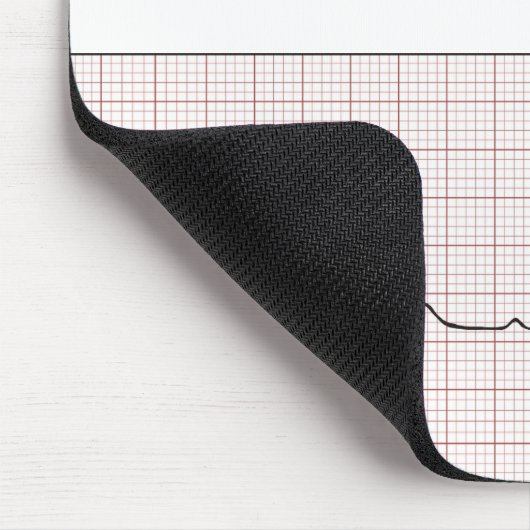 EKG Herzschlag auf Zeichenpapier mit Mousepad (Ecke)