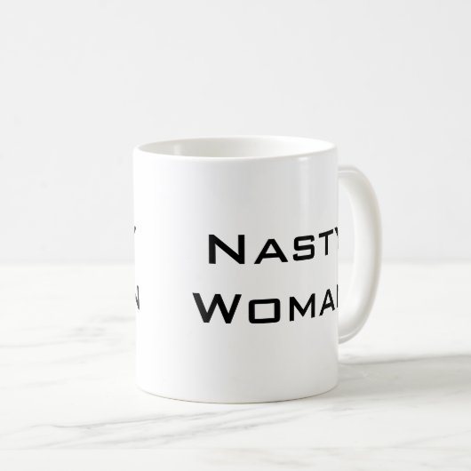 Eklige Frau, muffiger Schwarzer Text Kaffeetasse (VorderseiteRechts)