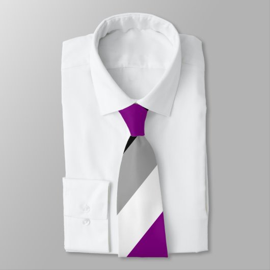 Ekzeme Krawatte (Gebunden)