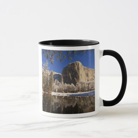 El Capitan reflektiert in den Merced River in Tasse (Rechts)
