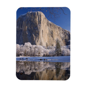 El Capitan spiegelt sich im Merced River in 2 Magnet