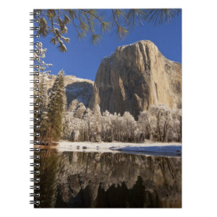 El Capitan spiegelt sich im Merced River in Notizblock