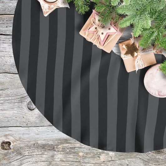 Elagnat Black & Smoky Black Vertical Stripes Polyester Weihnachtsbaumdecke