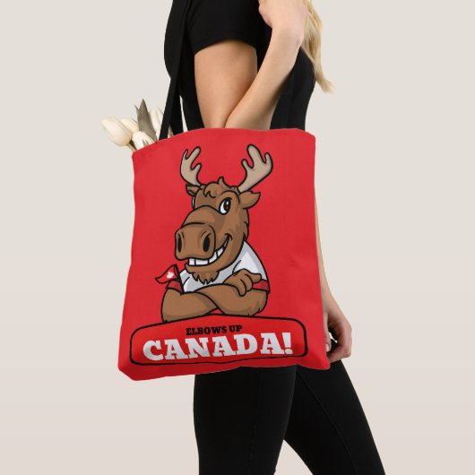 Elbows Up Canada! Funny Moose Holding Flag Tasche (Von Nahem)
