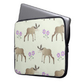Elch mit Blume Laptopschutzhülle (Vorderseite Links)
