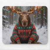 Elch mit hässlichem Weihnachtspullover Mousepad (Vorne)
