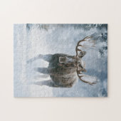 Elchbulle durchquert borealen Schnee Puzzle (Horizontal)