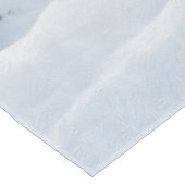 Elchbulle durchquert borealen Schnee Tischdecke (Schrägansicht)