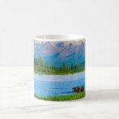 Elchbulle im Wonder Lake Kaffeetasse (Mittel)