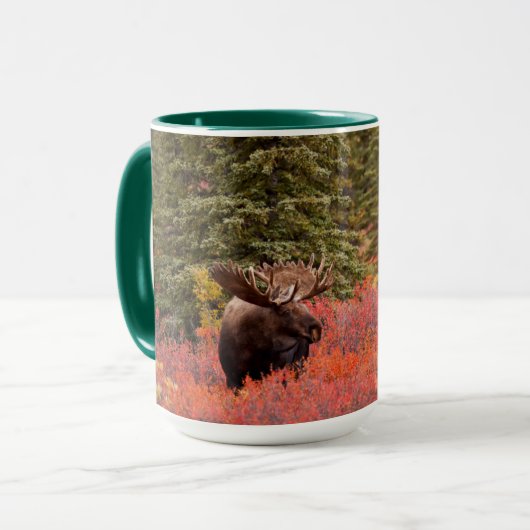 Elchbulle Steht In Roter Zwergbirke Tasse (Vorderseite Links)