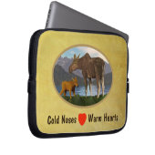 Elche auf der Wiese Laptopschutzhülle (Vorne Rechts)