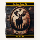 Elchschnitzerei auf dunklem Holz in der Natur Notizblock (Vorderseite)