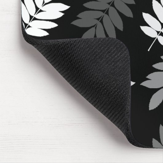 Elder Leaf Big Pattern Black White Grey Mousepad (Ecke)