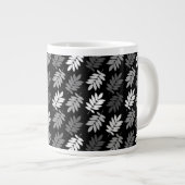 Elder Leaf Muster Schwarz Weiß Grau Jumbo-Tasse (Vorderseite Rechts)