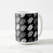 Elder Leaf Muster Schwarz Weiß Grau Kaffeetasse (VorderseiteRechts)