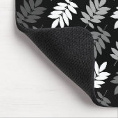 Elder Leaf Pattern Black White Grey Mousepad (Ecke)