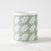 Elder Leaf Pattern White on Green Jumbo-Tasse (Vorderseite)