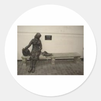 Eleanor Rigby Runder Aufkleber