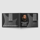 Electric Bass Guitar auf dem Black Memorial Gästeb Gästebuch (Voll)