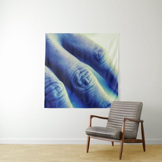 Electric Blue Hand Tapestry Wandteppich (Beispiel)