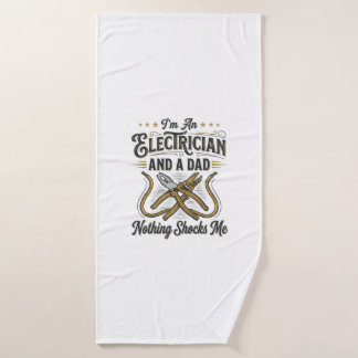 Electrician Dad Nothing Shocks Me Vintage Shirt De Badehandtuch