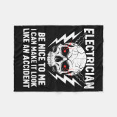 Electrician Humor Be Nice To Me Funny Electrician Fleecedecke (Vorderseite (Horizontal))