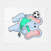 Elefant als Fußballspieler mit Fußball.PNG Fleecedecke (Vorderseite (Horizontal))
