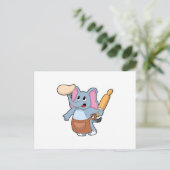 Elefant als Koch mit Nudelholz & Teig Postkarte (Stehend Vorderseite)