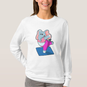 Elefant bei Yoga Stretching Übungen in Stehend T-Shirt