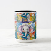 Elefant, der die große Tasse des zweitklassigen Bu (Mittel)