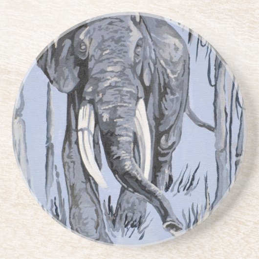 Elefant, der durch die waldreiche Savanne in Blau Getränkeuntersetzer (Vorne)