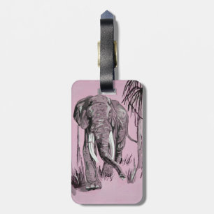 Elefant, der durch die waldreiche Savanne in Rosa Gepäckanhänger