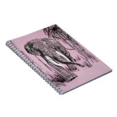 Elefant, der durch die waldreiche Savanne in Rosa  Notizblock (Rechte Seite)