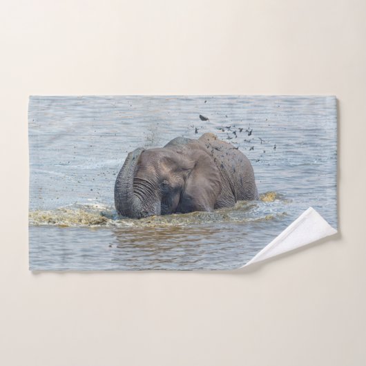 Elefant, der ein Bad genießt Badhandtuch Set (Handtuch)