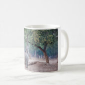 Elefant, der nach Acacia-Baum strebt Kaffeetasse (VorderseiteRechts)