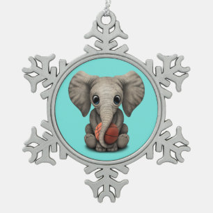 Elefant des Babys mit Basketball spielen Schneeflocken Zinn-Ornament