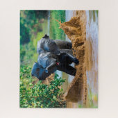 Elefant des Babys spielt im Schlamm Puzzle (Vertikal)