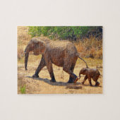 Elefant des Säuglings nach seiner Mutter, Südafrik Puzzle (Horizontal)