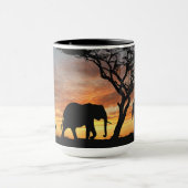 Elefant in der wilden Tasse (Zentrum)