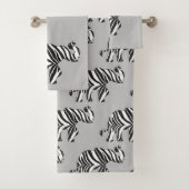 Elefant in einem Zebra-Muster Badhandtuch Set (Insitu)